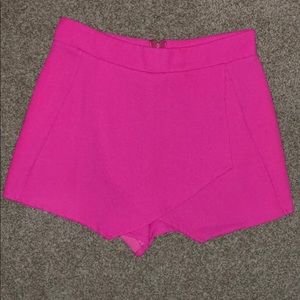 HOT PINK SKORT!!